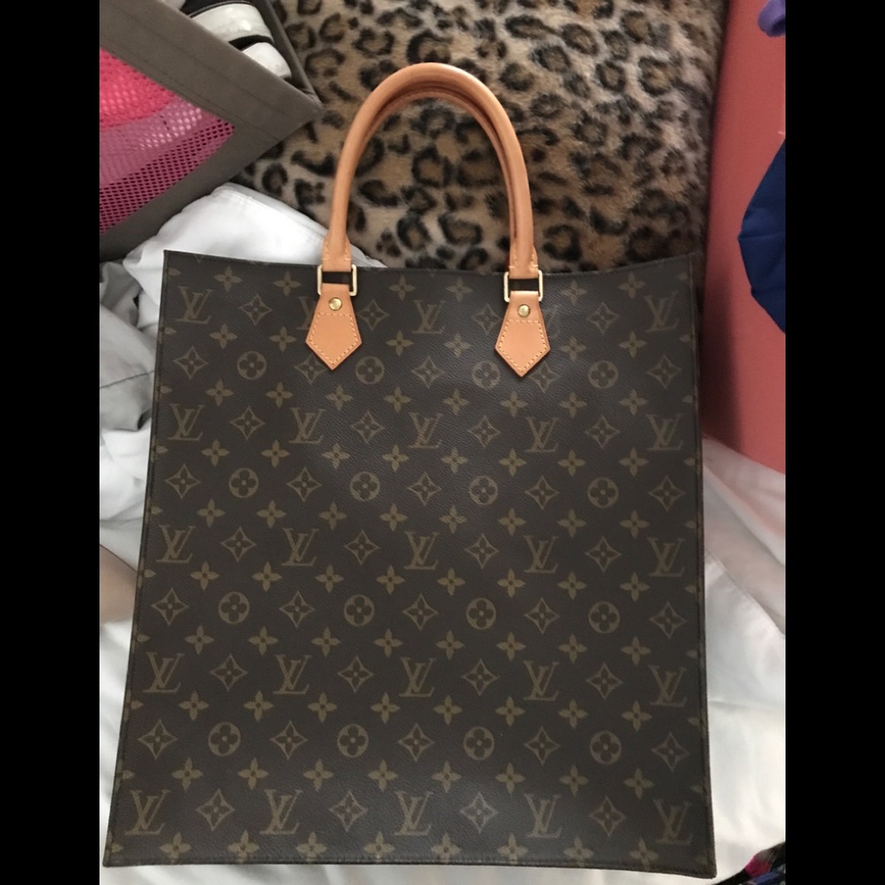 Louis Vuitton Sac Plat